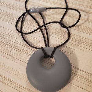 Itzy ritzy teething necklace